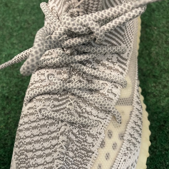 Yeezy V2 Static Sneakers - Picture 10 of 10